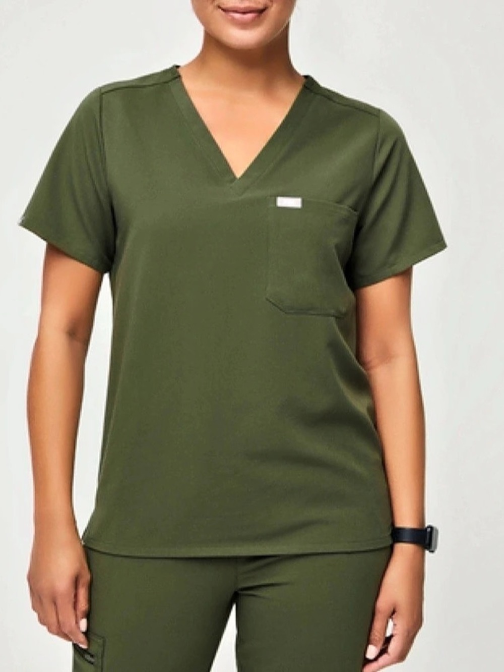 FIGS Catarina One-Pocket Scrub Top in Dark Olive (Size S)